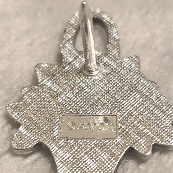 #484 Vintage SIGNED AVON FLOWER LEAF BASKET pin Black silver tone - Picture 6 of 6